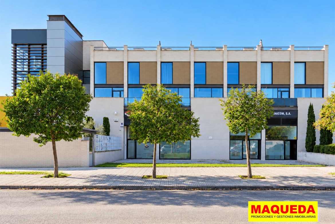 Fachada del Loft en venta en Alcorcón con jardín – Puerta del Sur