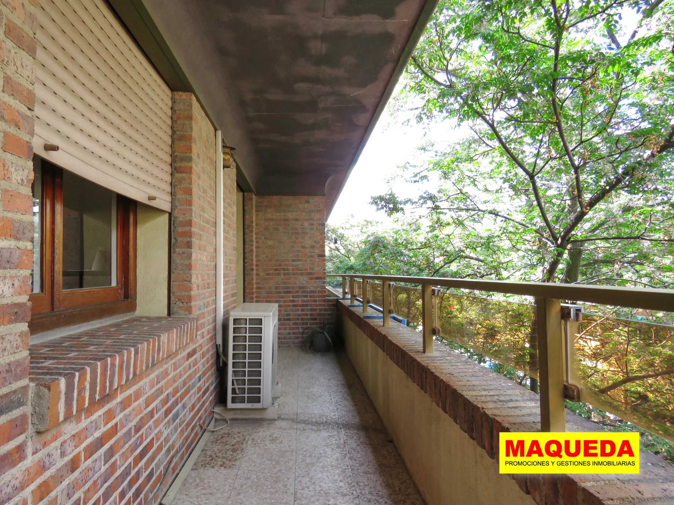 Terraza del piso en venta en Alcorcón centro con vistas a la calle Mayor