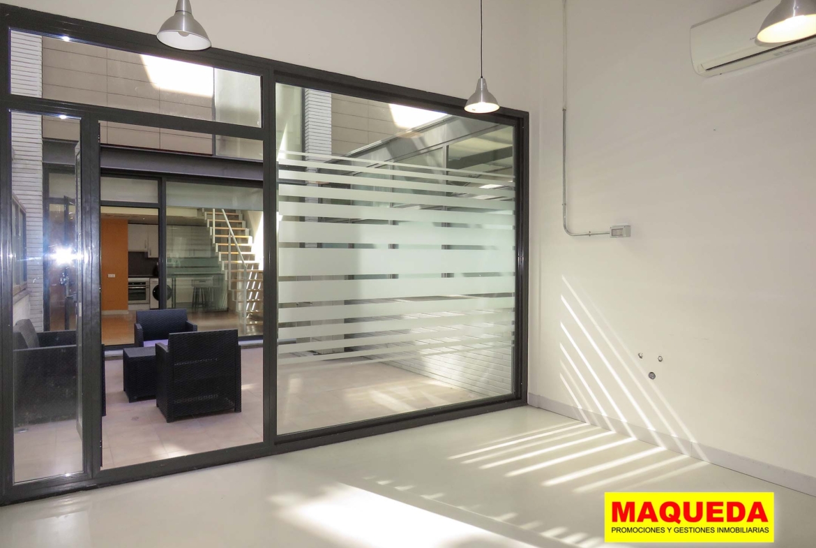 Zona de oficina del Loft en venta en Alcorcón con jardín – Puerta del Sur