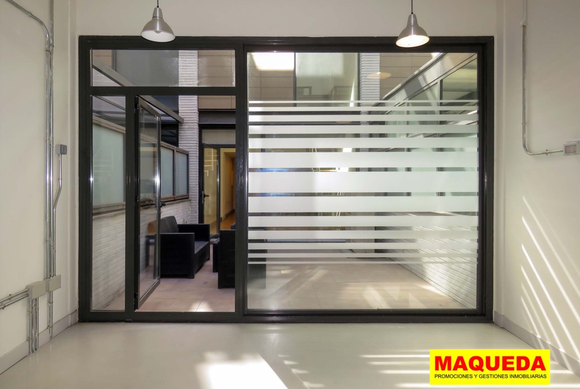 Zona de oficina del Loft en venta en Alcorcón con jardín – Puerta del Sur