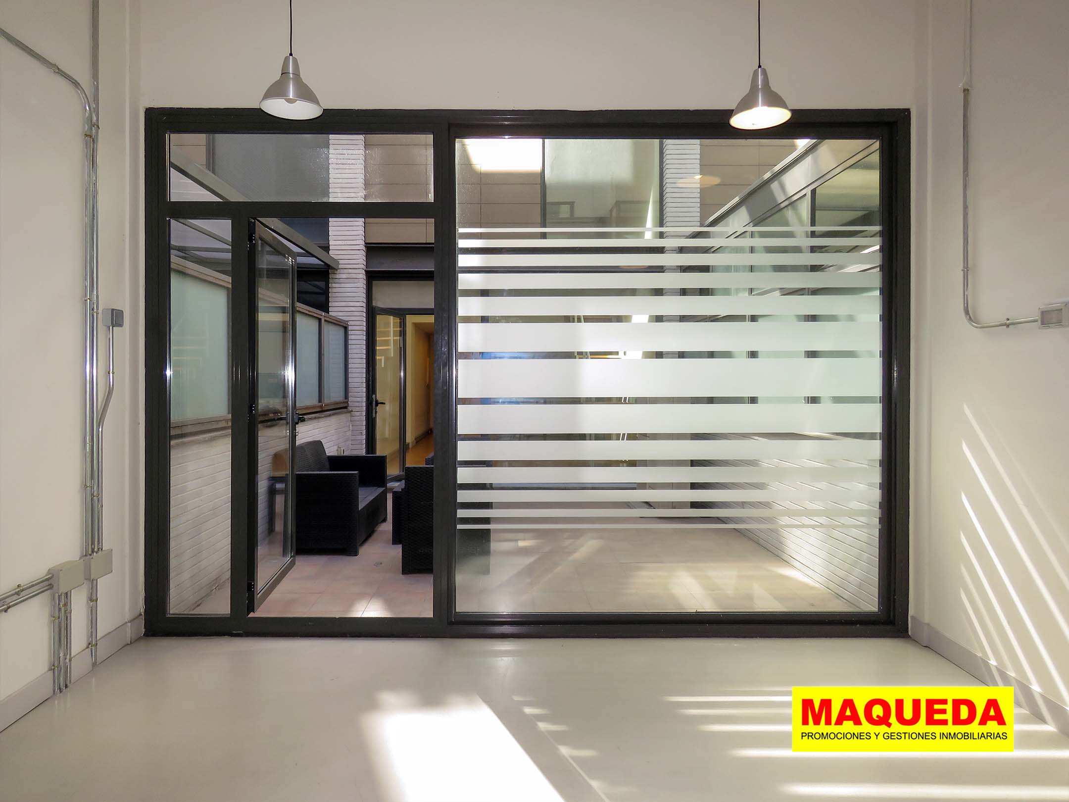Zona de oficina del Loft en venta en Alcorcón con jardín – Puerta del Sur