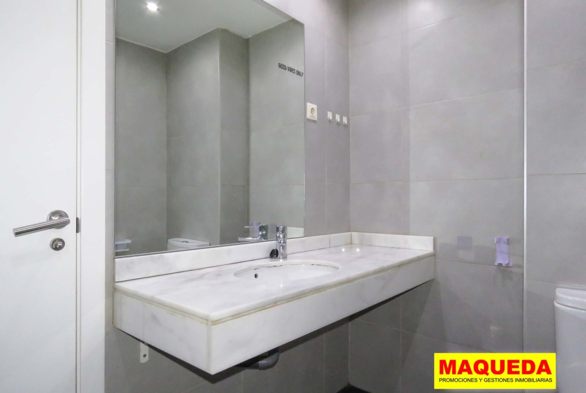 Baño del Loft en venta en Alcorcón con jardín – Puerta del Sur