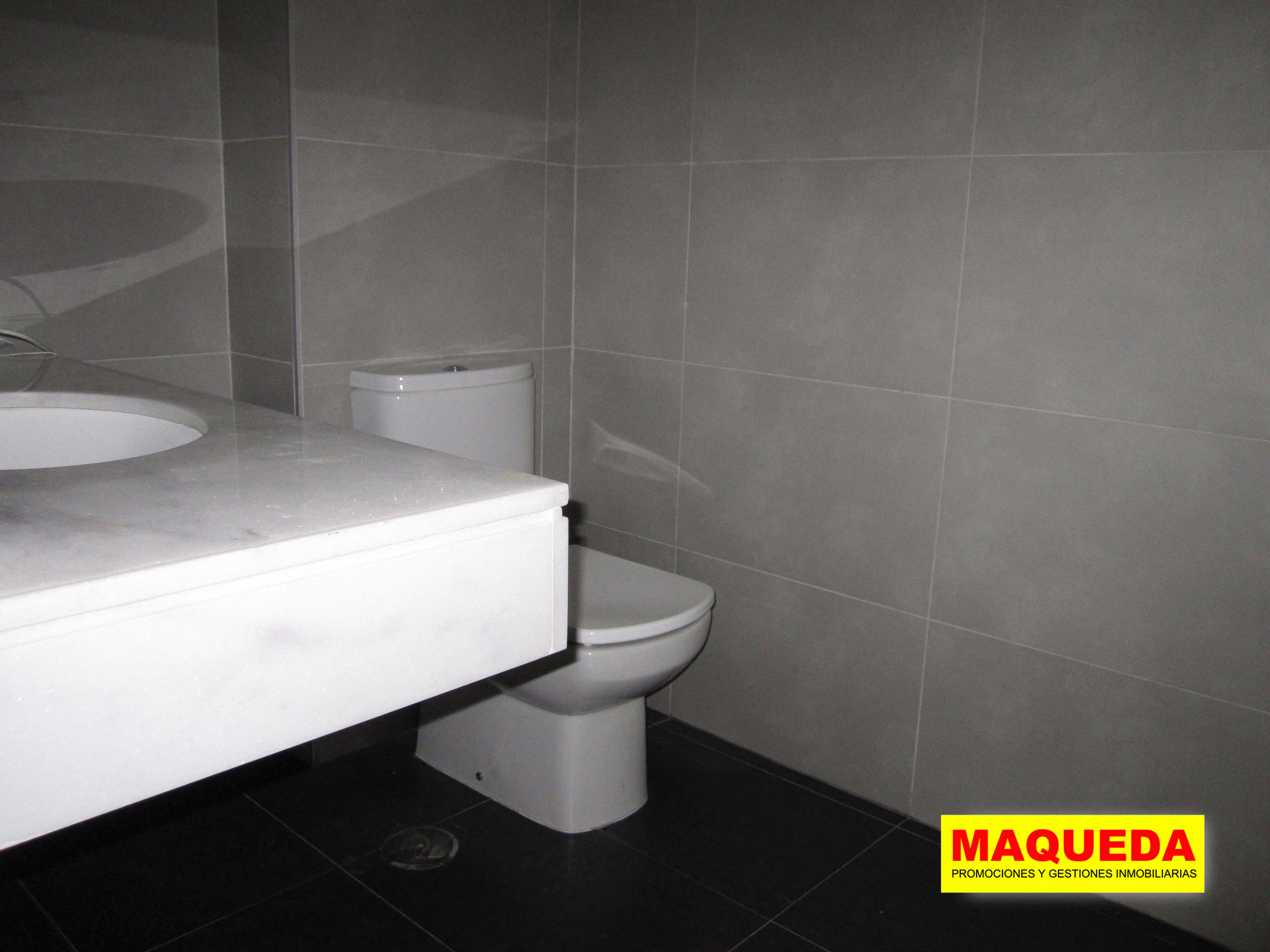 Baño en planta alta del Loft en venta en Alcorcón