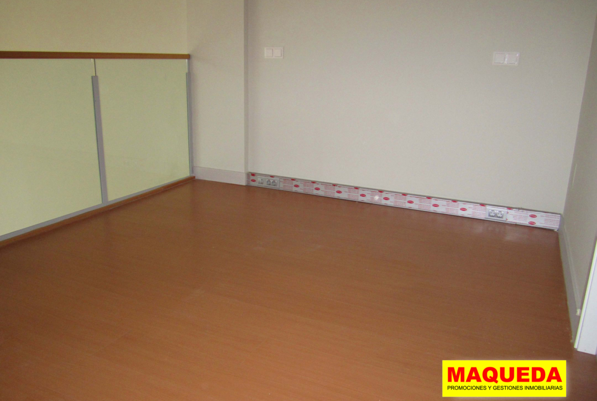 Despacho o dormitorio del Loft en venta en Puerta del Sur