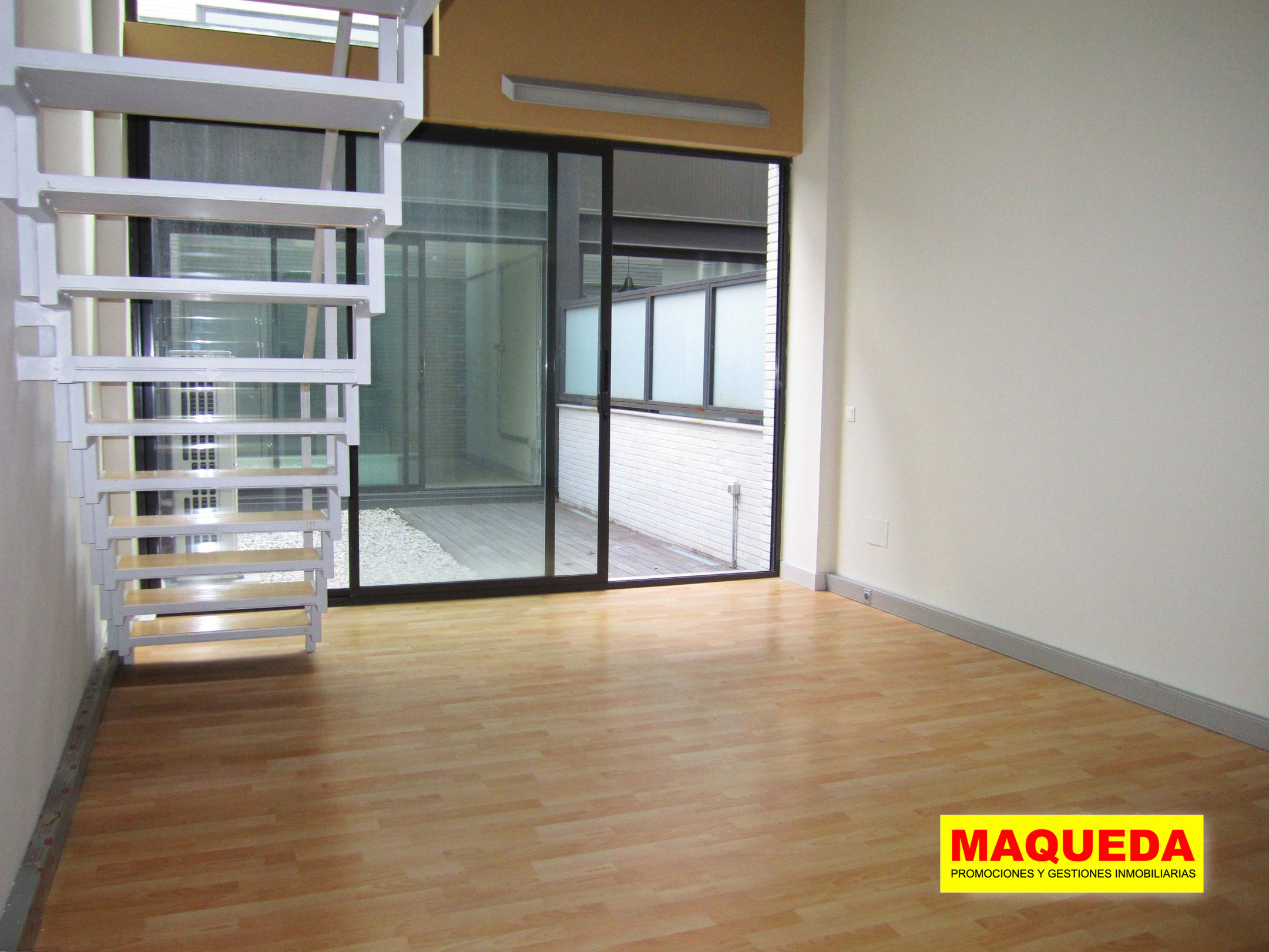 Sala en planta baja del Loft en venta en Puerta del Sur