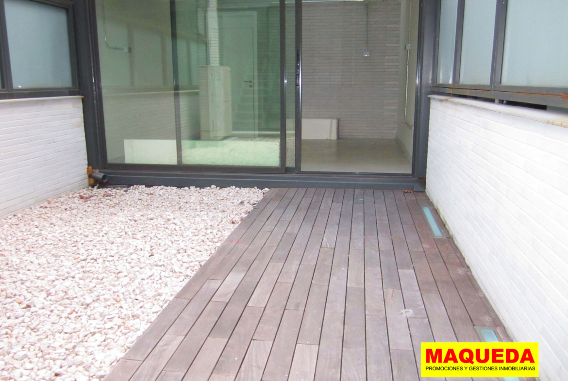 Jardín privado del loft en venta en Puerta del Sur