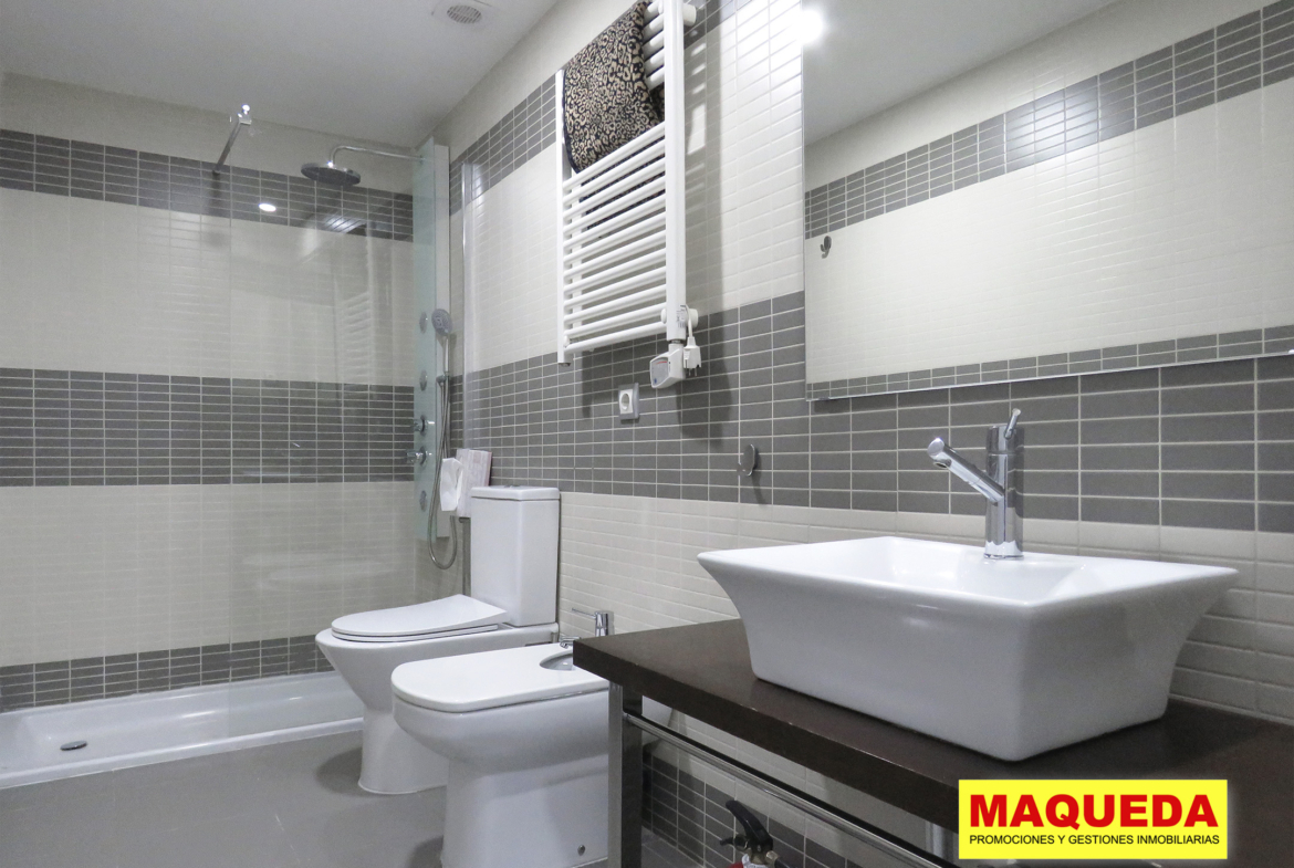 Baño del estudio tipo loft en alquiler en Puerta del Sur, Alcorcón