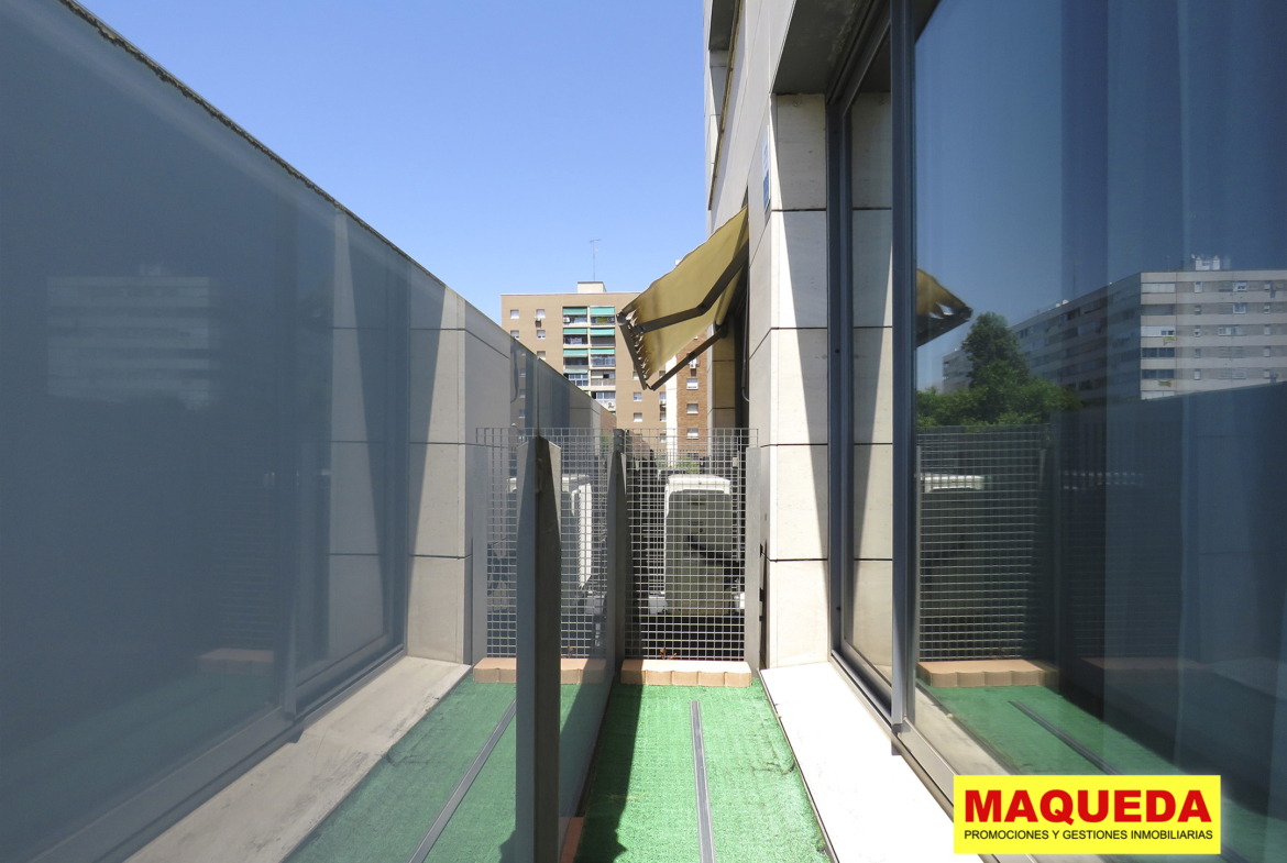 Terraza del estudio tipo loft en alquiler en Puerta del Sur, Alcorcón
