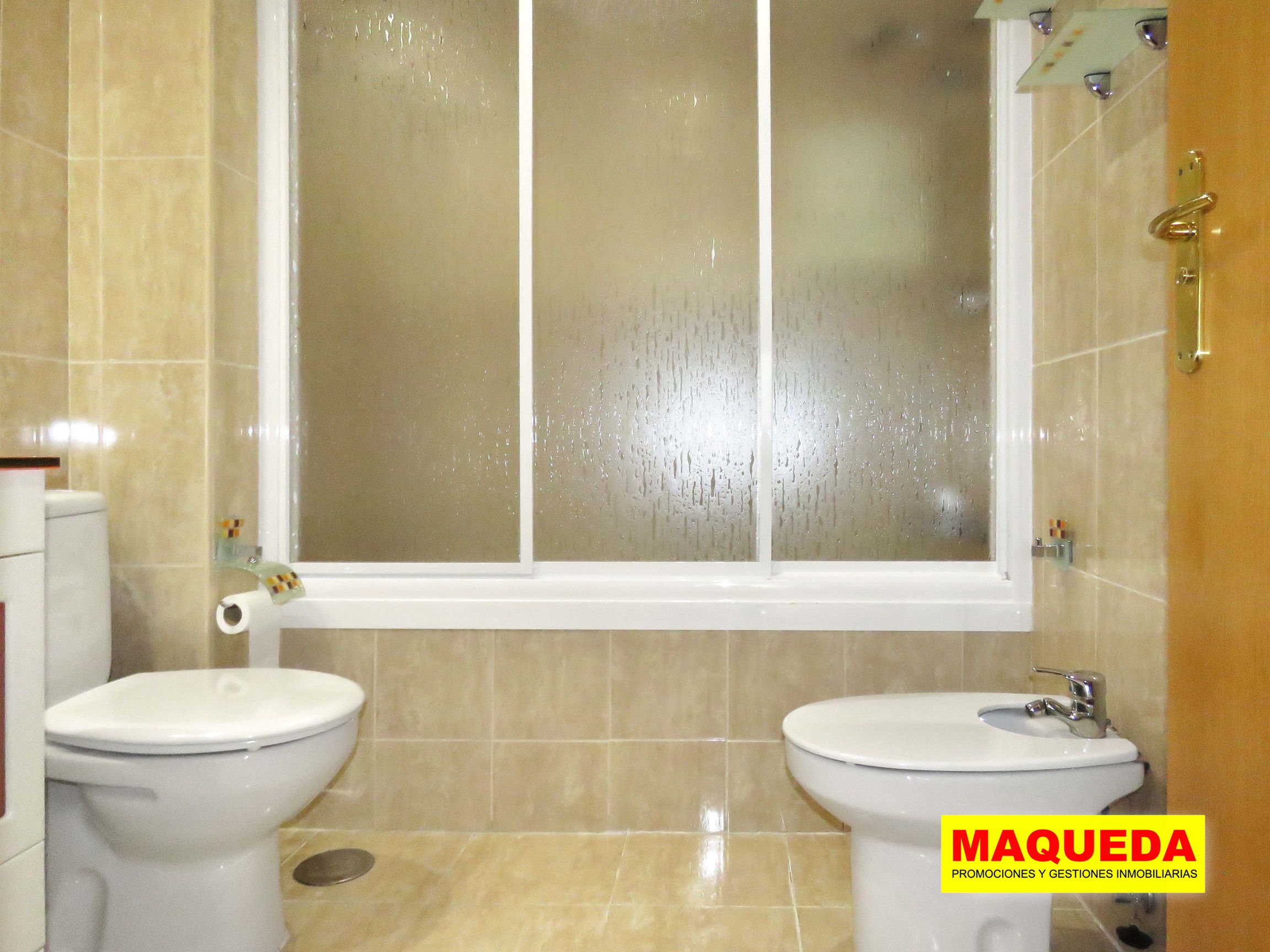 Baño completo del piso en alquiler en Alcorcón, Fuente Cisneros