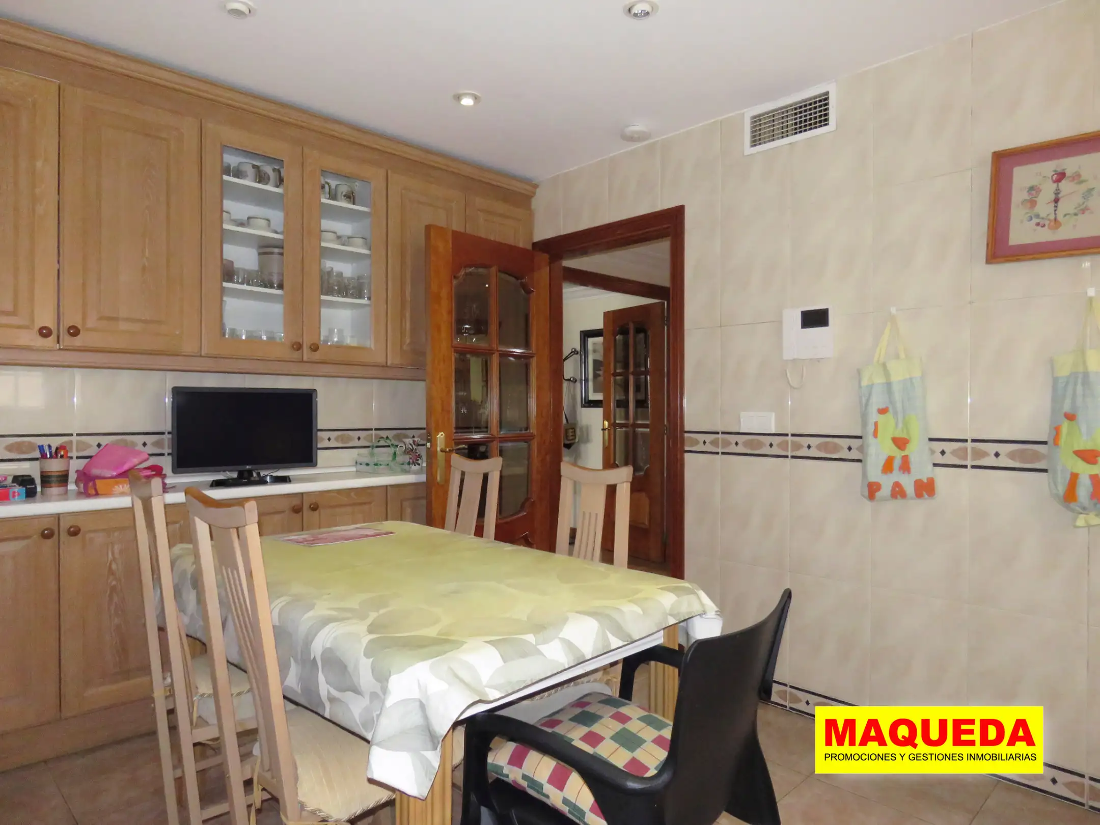 Zona de office en la cocina del piso en venta con garaje y trastero en Alcorcón