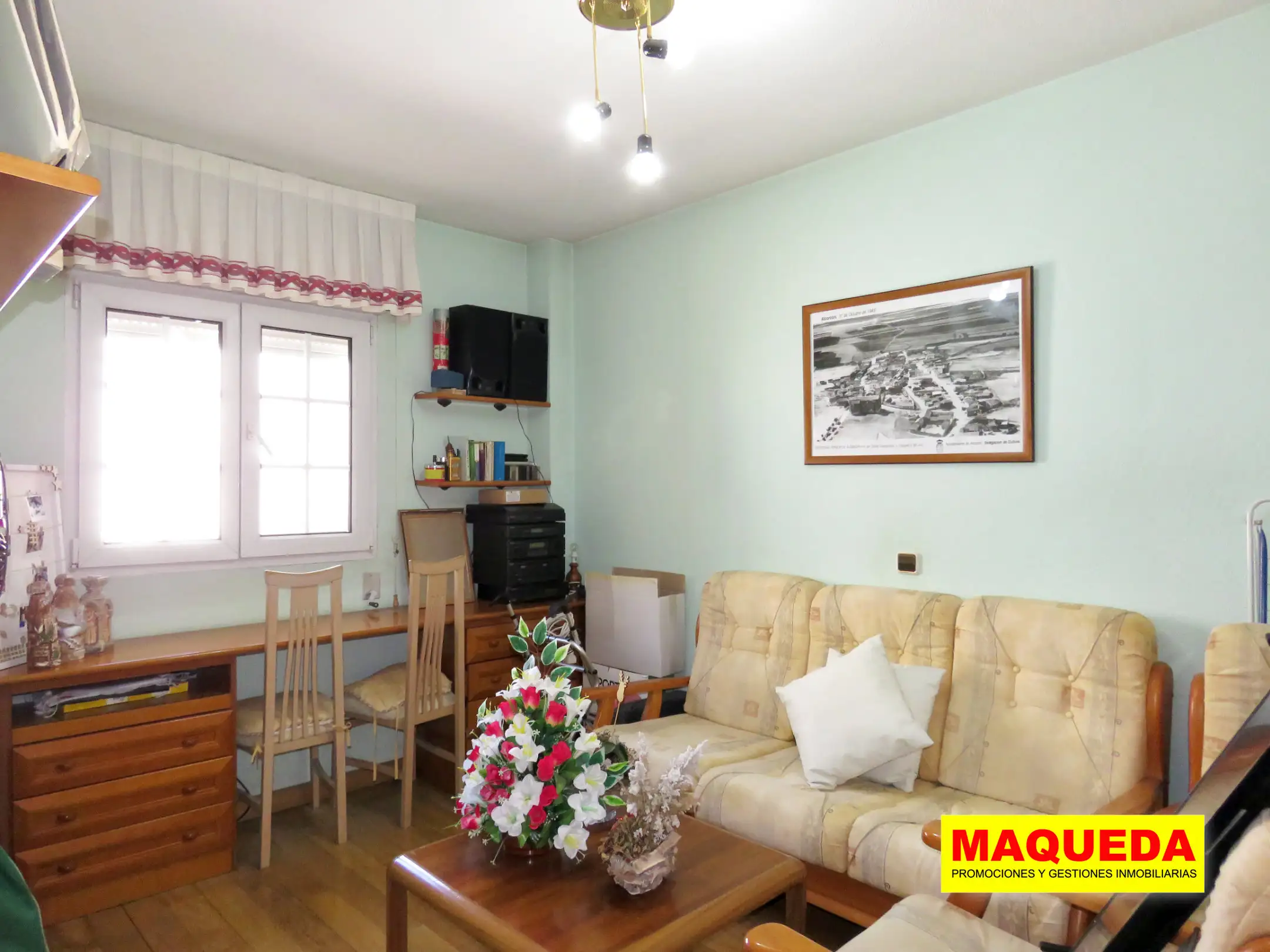 Habitación del piso en venta con garaje y trastero en el centro de Alcorcón