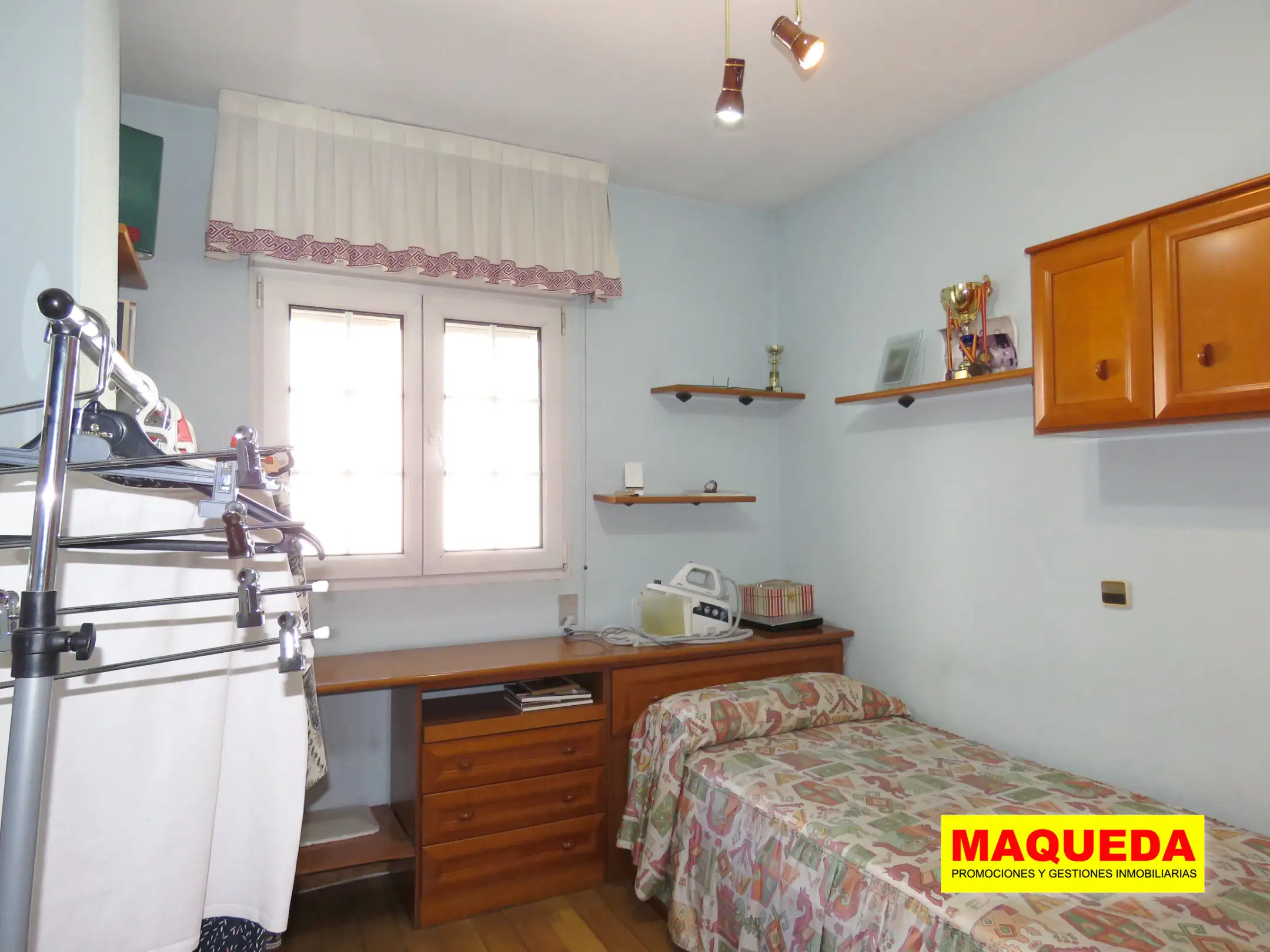 Dormitorio secundario del piso en venta con garaje y trastero en Alcorcón centro