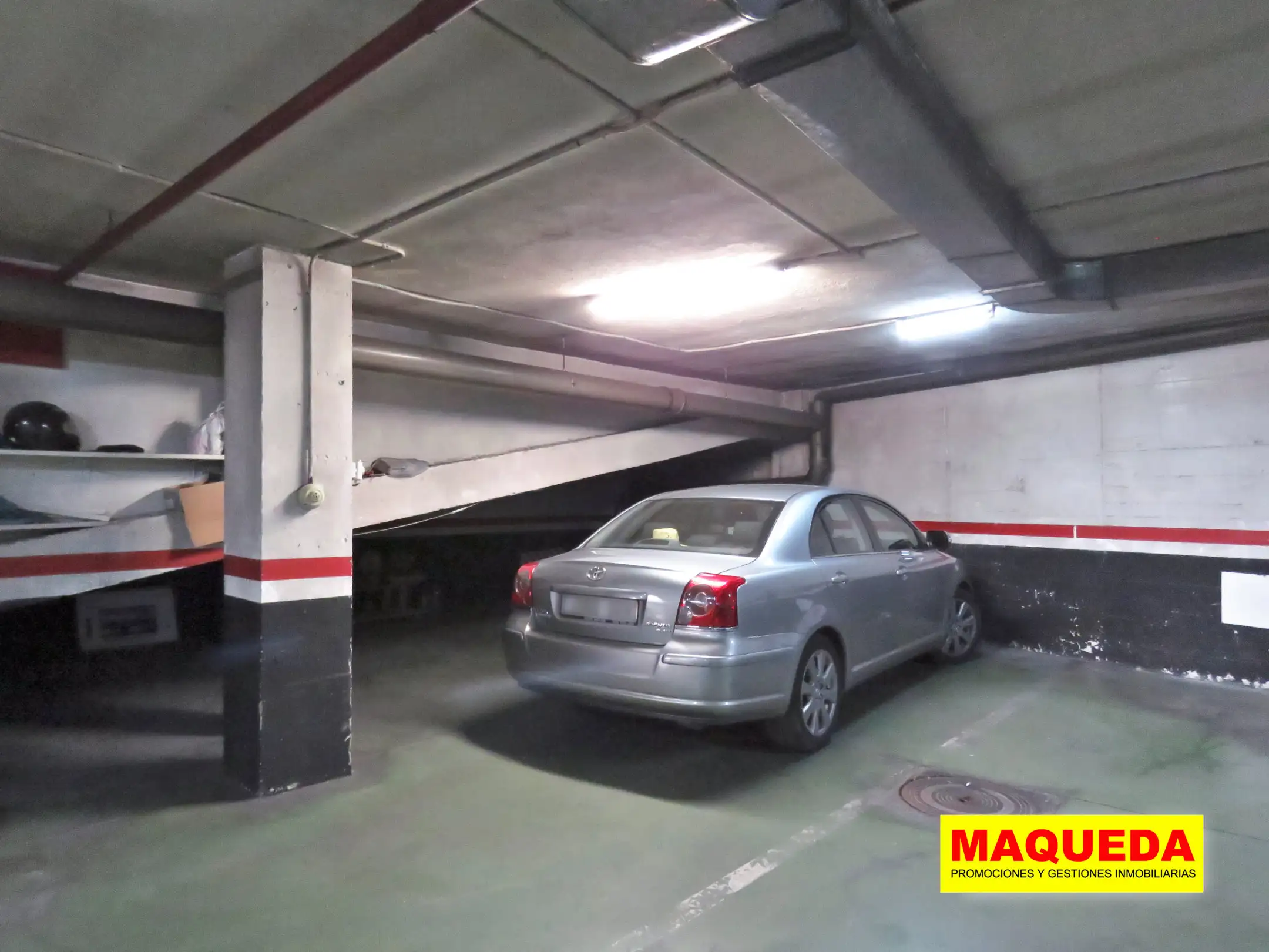 Plaza de garaje para coche grande del piso en venta en Alcorcón centro