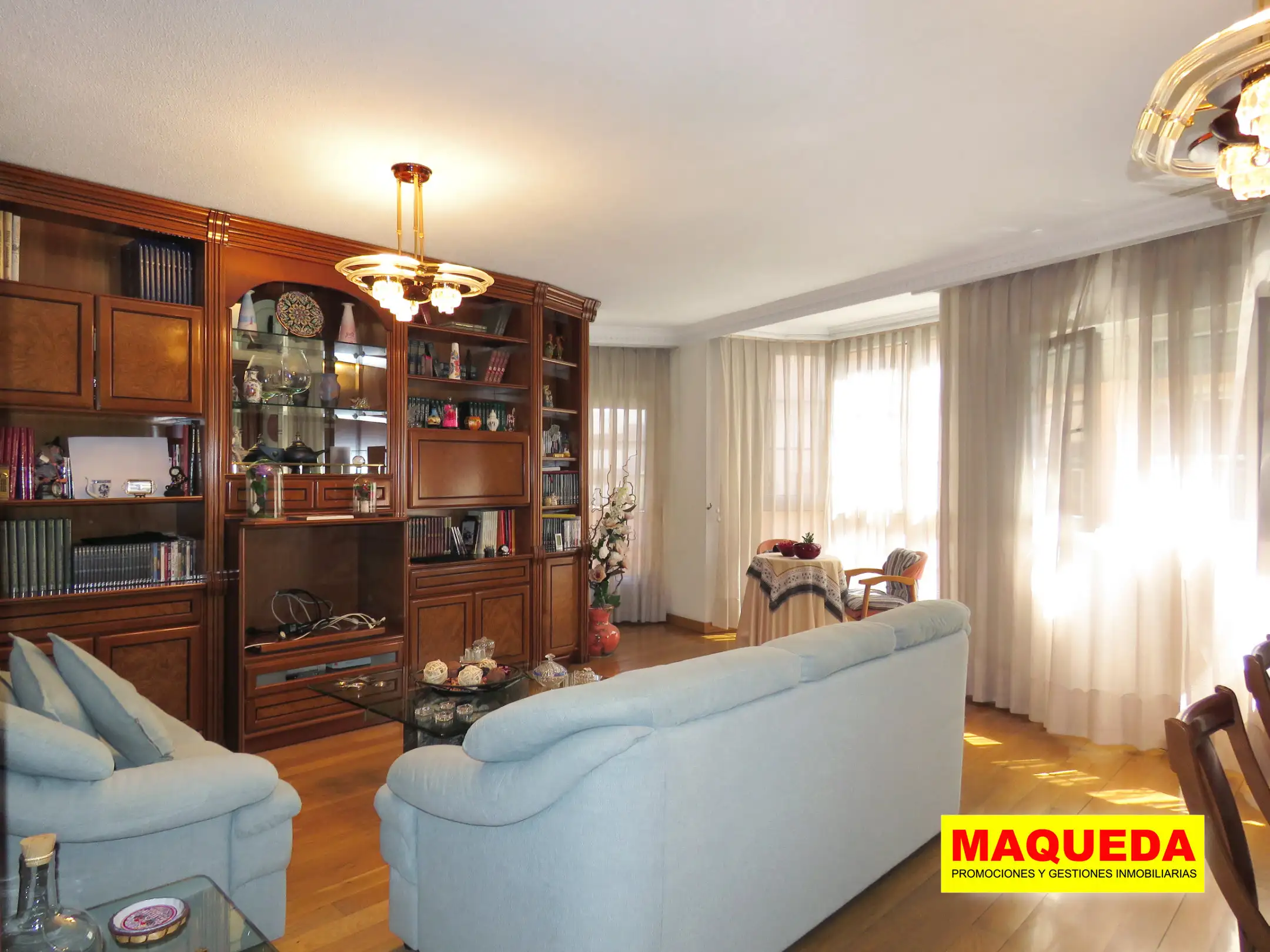 Salón del piso en venta con terraza en Alcorcón Centro junto a Plaza Las Fraguas