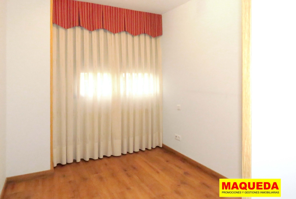 Dormitorio principal del piso en alquiler en Fuente Cisneros, Alcorcón