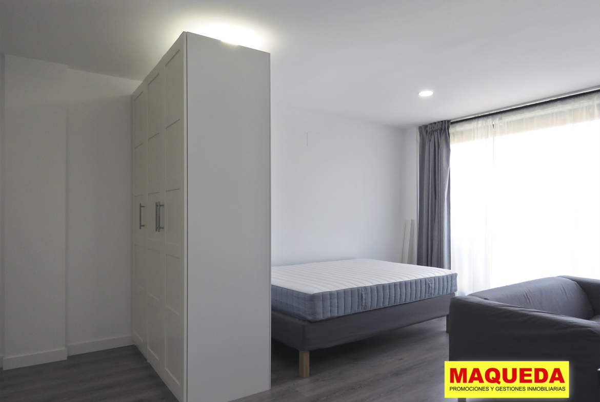 Zona de dormitorio del estudio tipo loft en alquiler en Puerta del Sur, Alcorcón