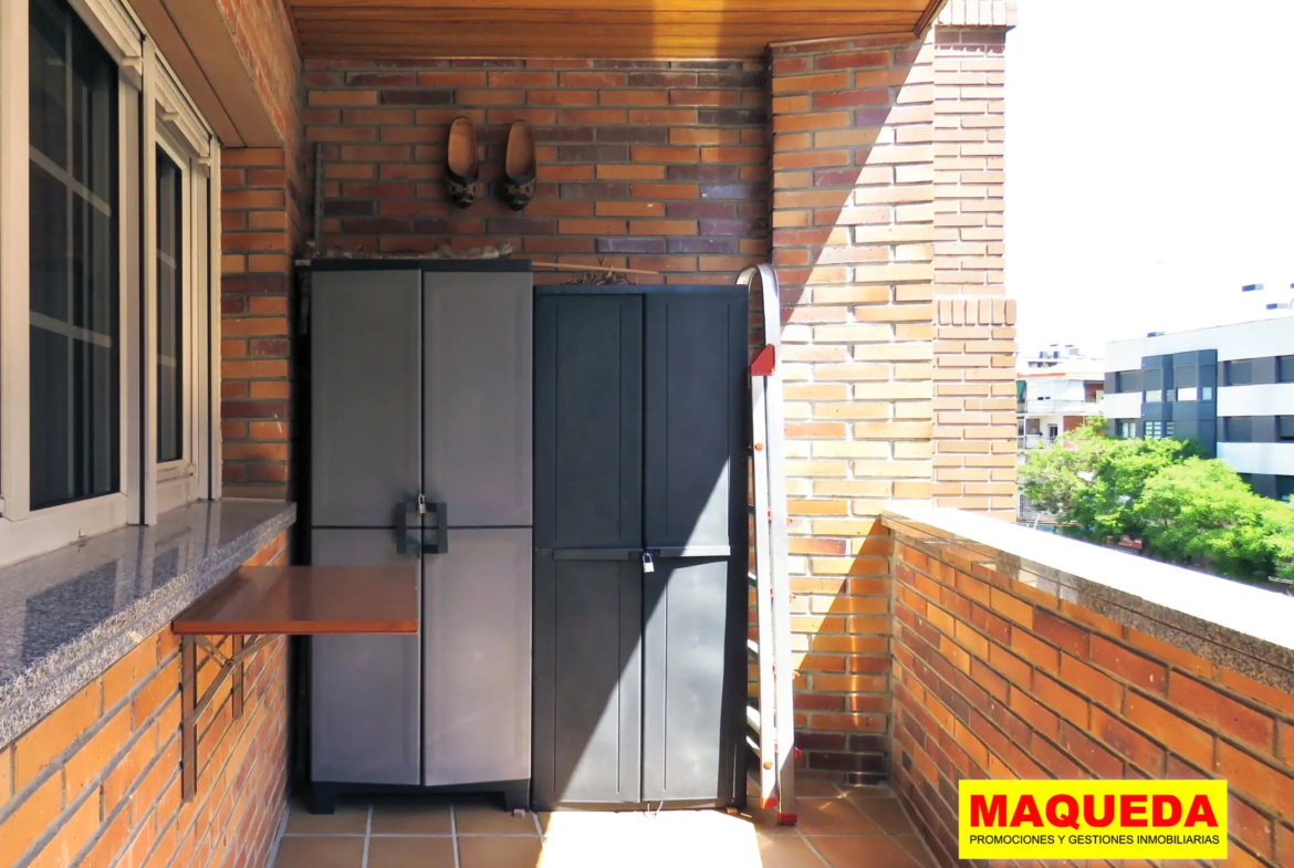 Terraza abierta del piso en venta en el centro de Alcorcón