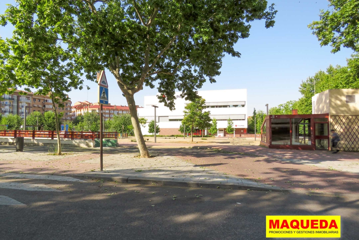 Entorno del garaje en venta en Avenida del Oeste, Alcorcón