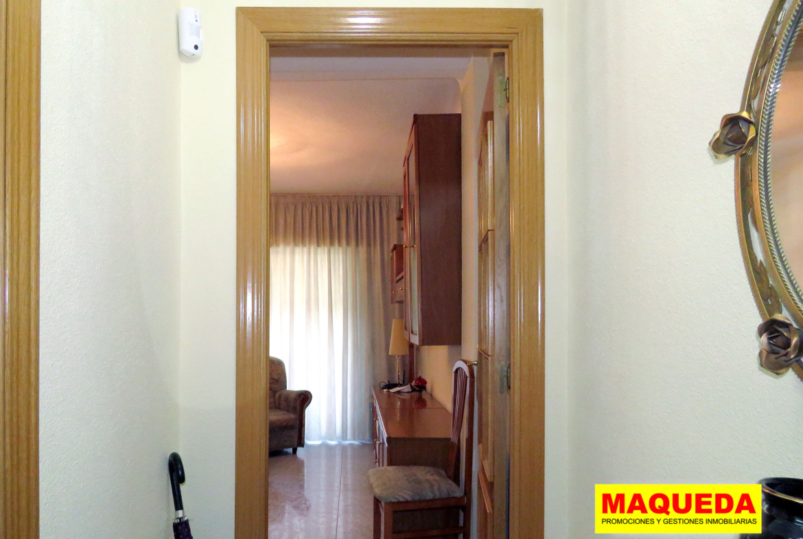 Hall de entrada del piso en venta en zona centro de Alcorcón, junto a calle Mayor