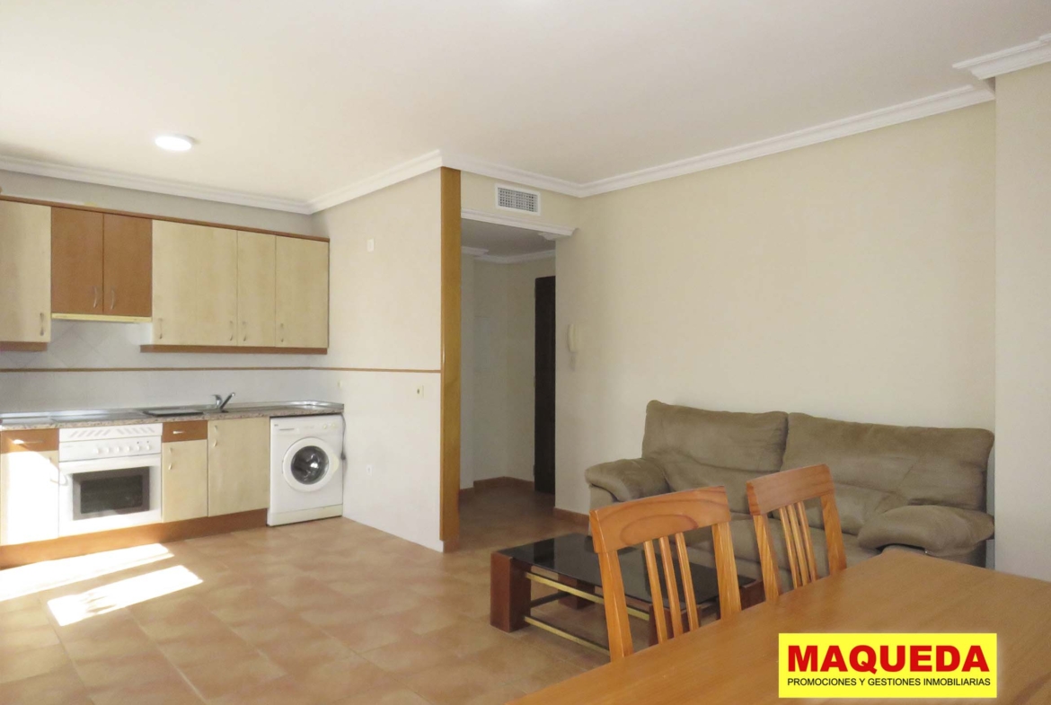 Salón y cocina americana del apartamento en alquiler en Calypo-Fado