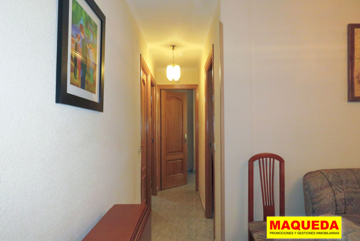 Pasillo del piso en venta en zona centro de Alcorcón, junto a calle Mayor