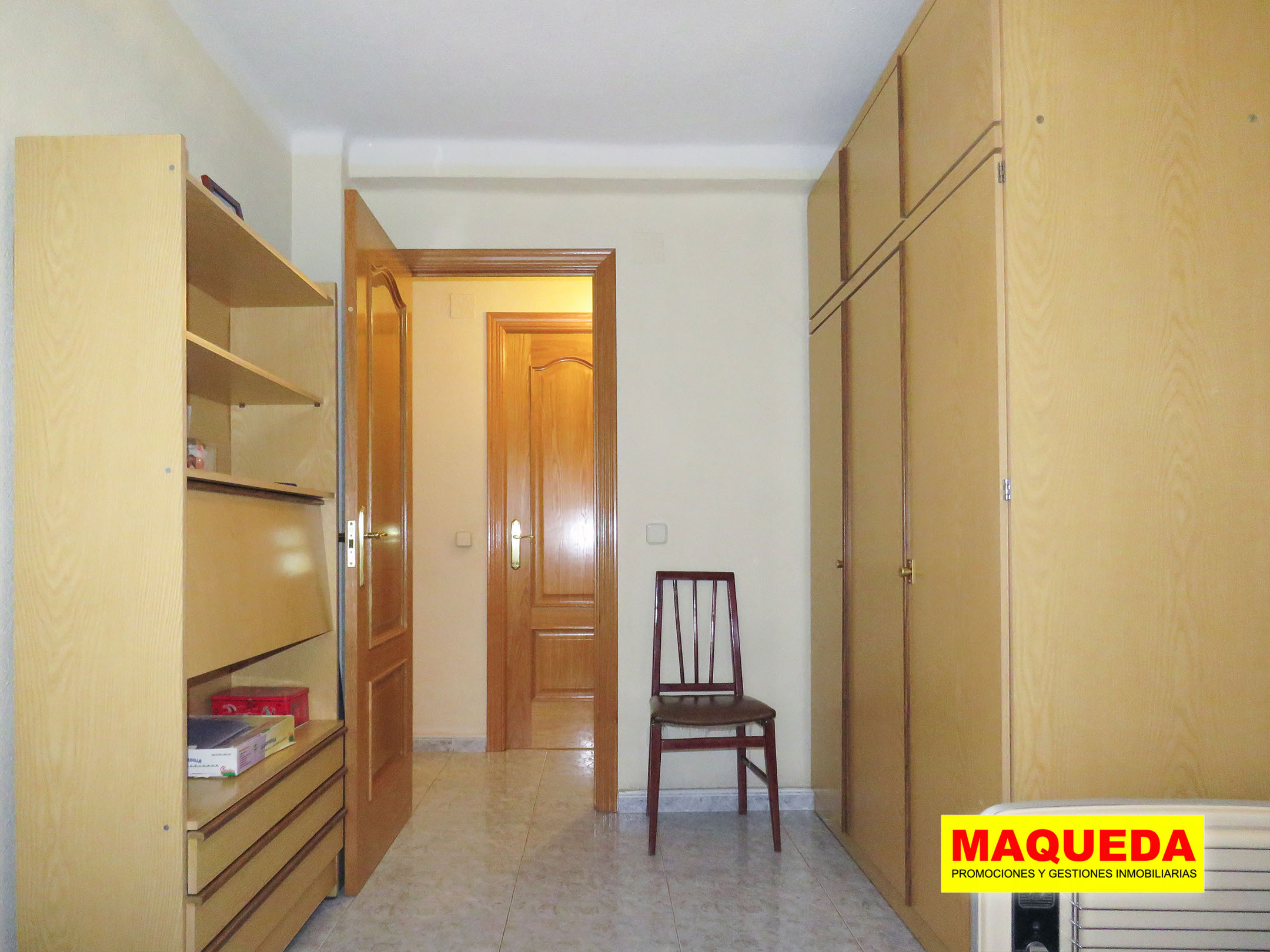 Dormitorio doble del piso en venta en zona centro de Alcorcón, junto a calle Mayor