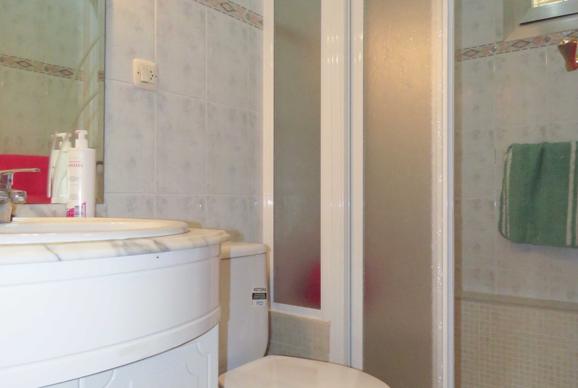 Baño del piso en venta en zona centro de Alcorcón, junto a calle Mayor