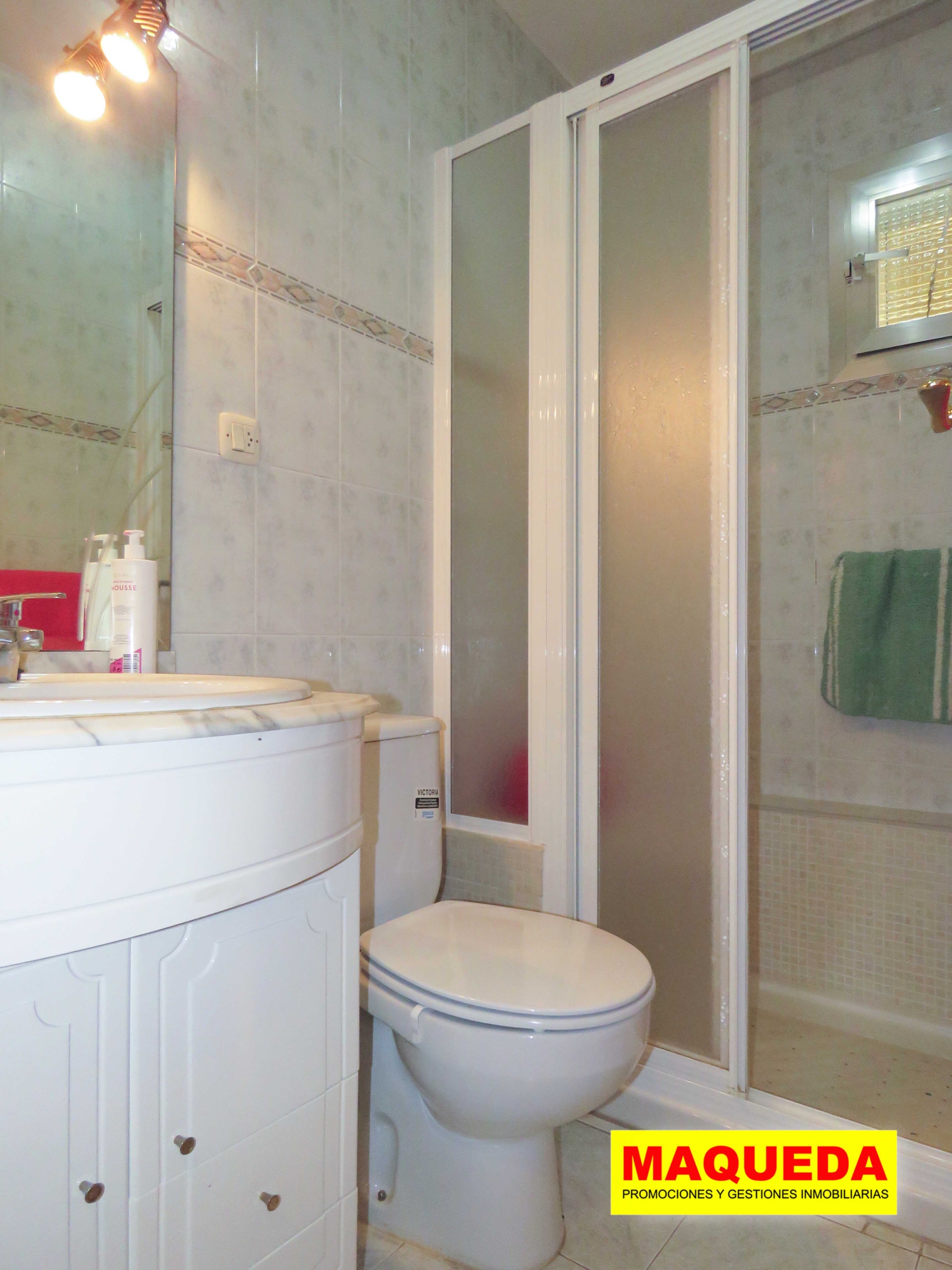 Baño del piso en venta en zona centro de Alcorcón, junto a calle Mayor