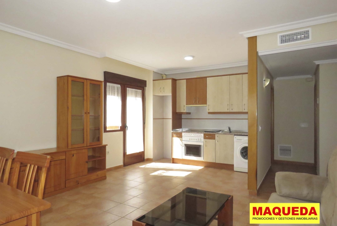 Salón y cocina americana del apartamento en alquiler en Calypo-Fado