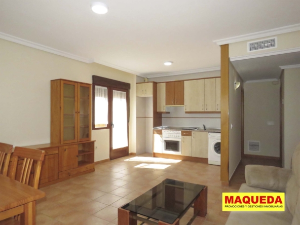 Salón y cocina americana del apartamento en alquiler en Calypo-Fado
