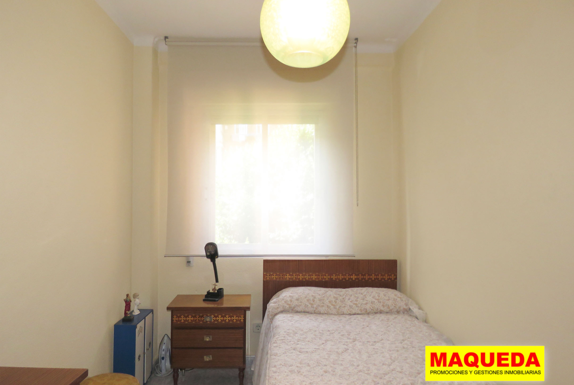 Dormitorio secundario del piso en venta en zona centro de Alcorcón, junto a calle Mayor