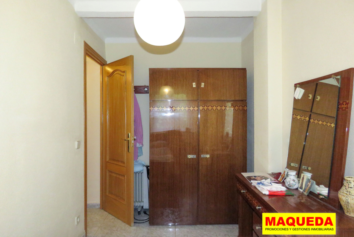 Dormitorio secundario del piso en venta en zona centro de Alcorcón, junto a calle Mayor