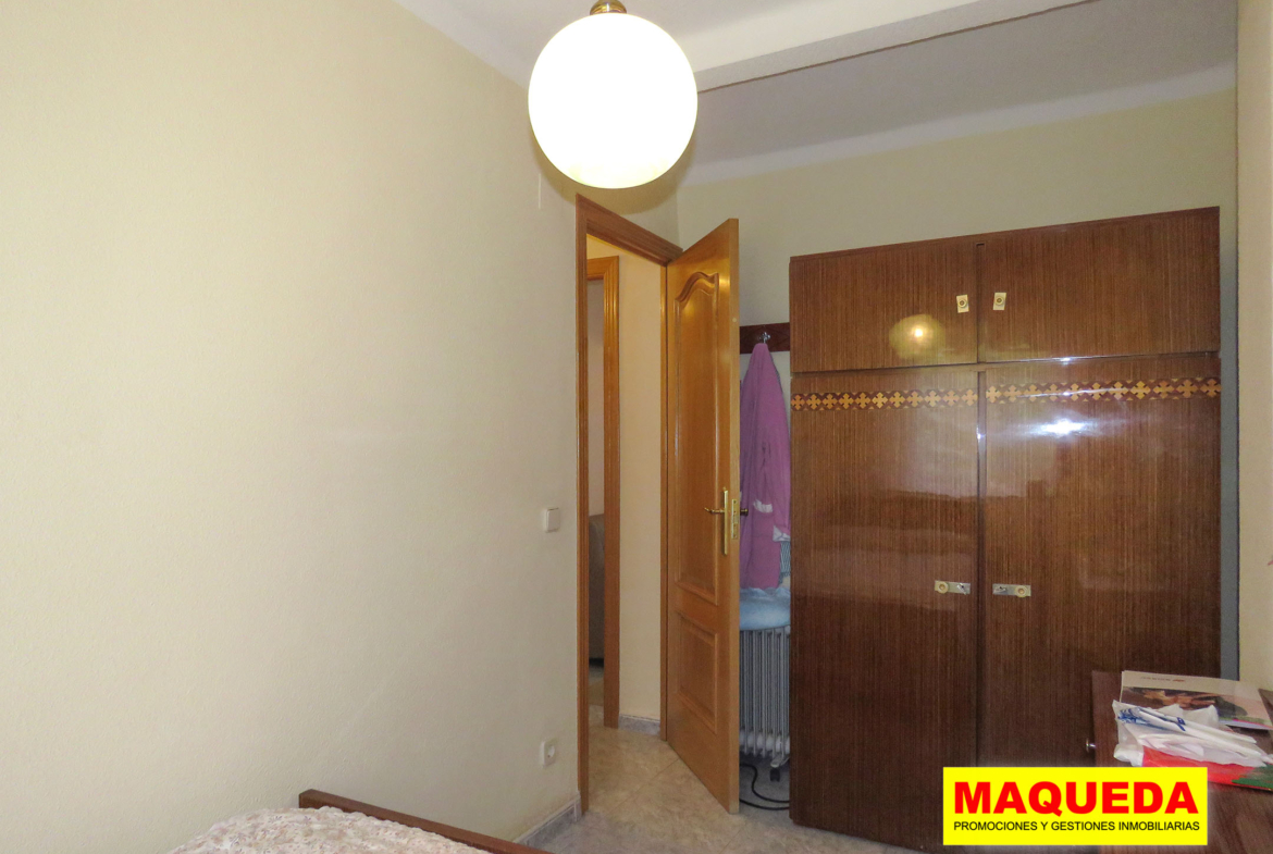 Dormitorio secundario del piso en venta en zona centro de Alcorcón, junto a calle Mayor