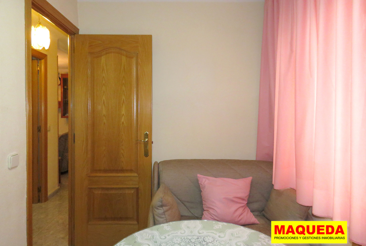 Habitación del piso en venta en zona centro de Alcorcón, junto a calle Mayor