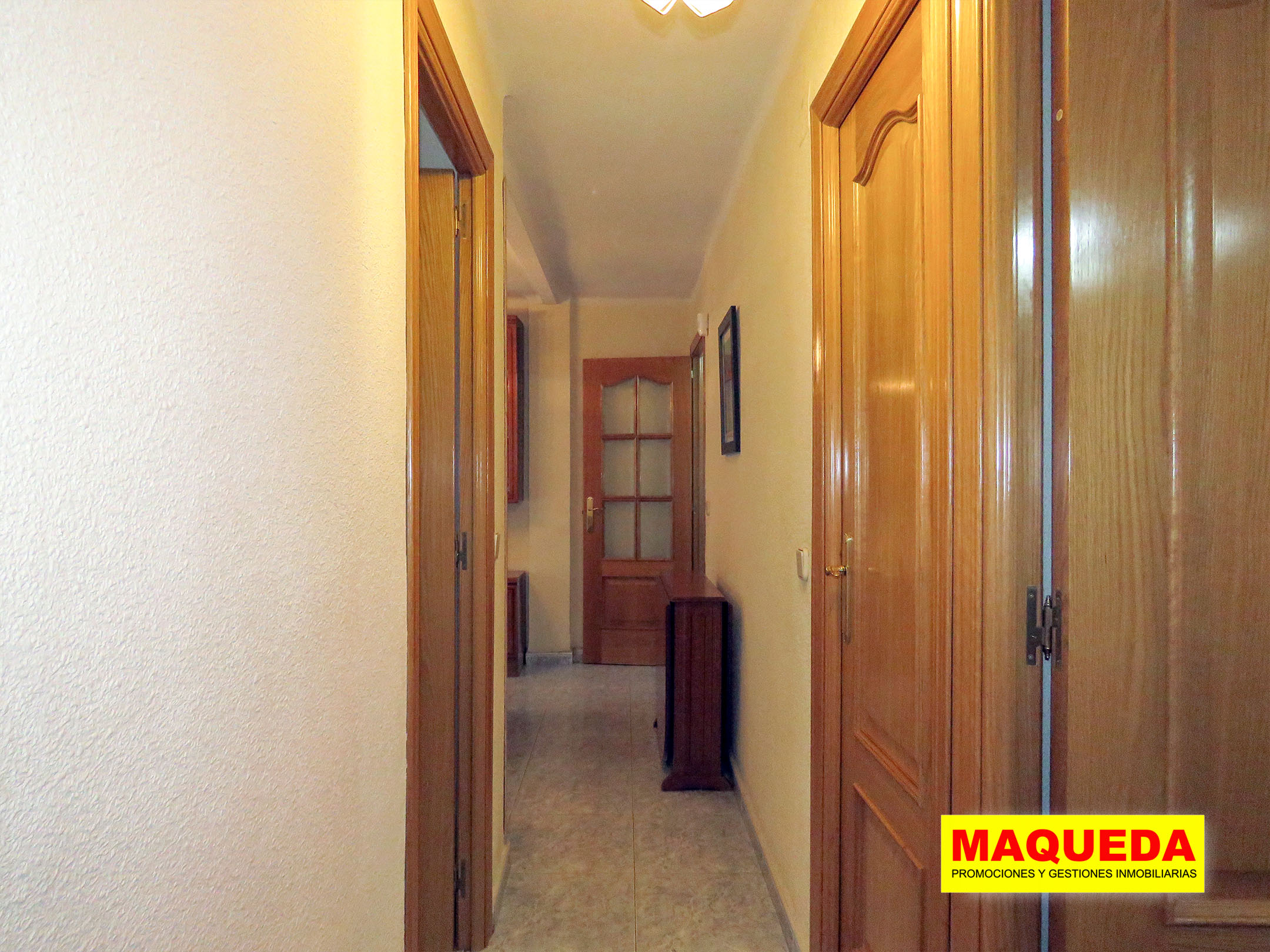 Pasillo del piso en venta en zona centro de Alcorcón, junto a calle Mayor