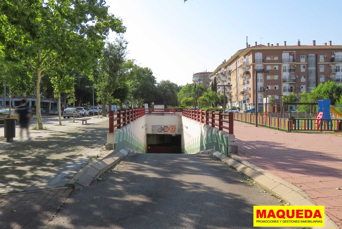 Acceso al garaje en venta en Avenida del Oeste, Alcorcón