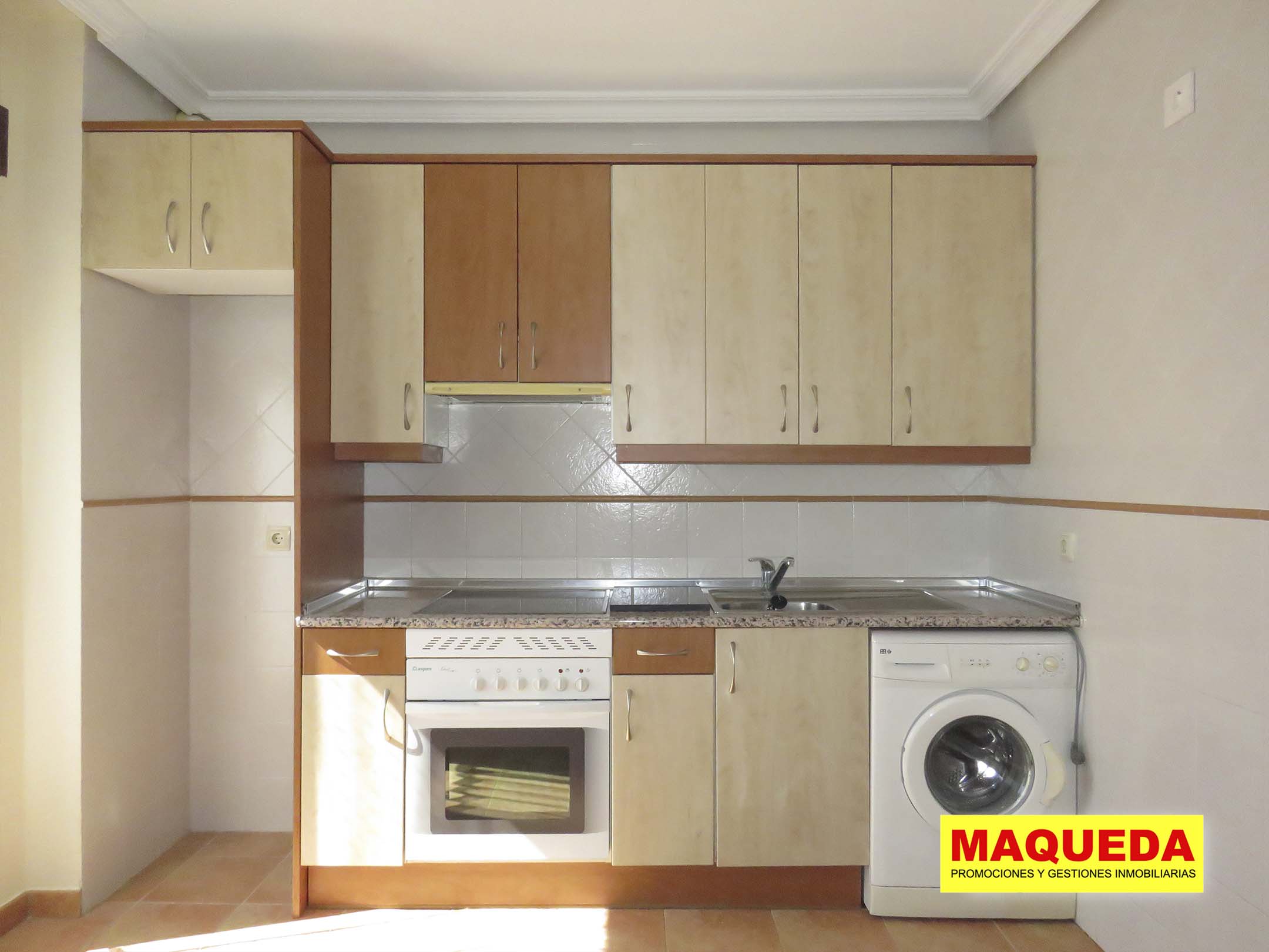 Cocina amueblada del apartamento en alquiler en Calypo-Fado