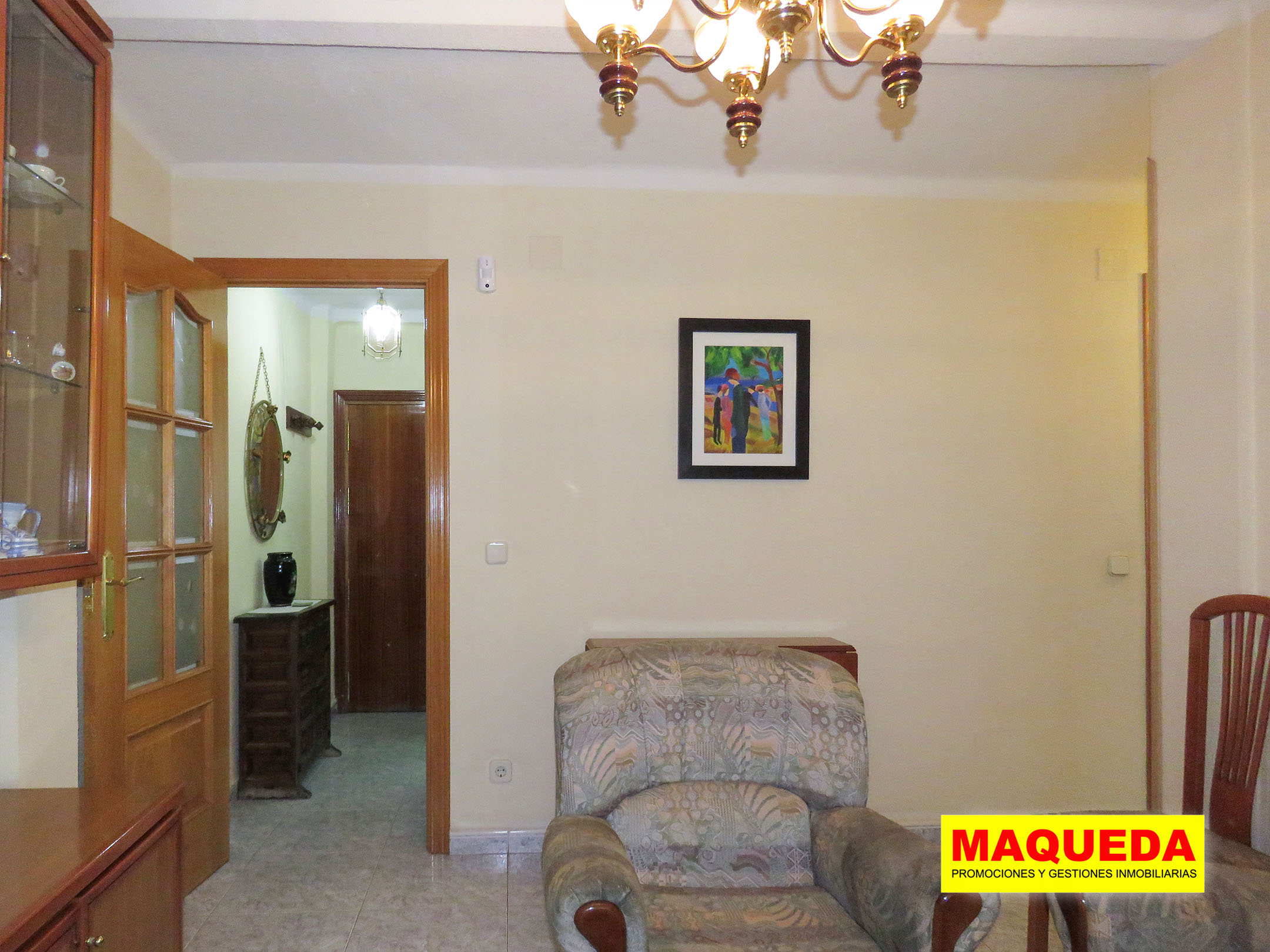 Salón comedor del piso en venta en zona centro de Alcorcón, junto a calle Mayor