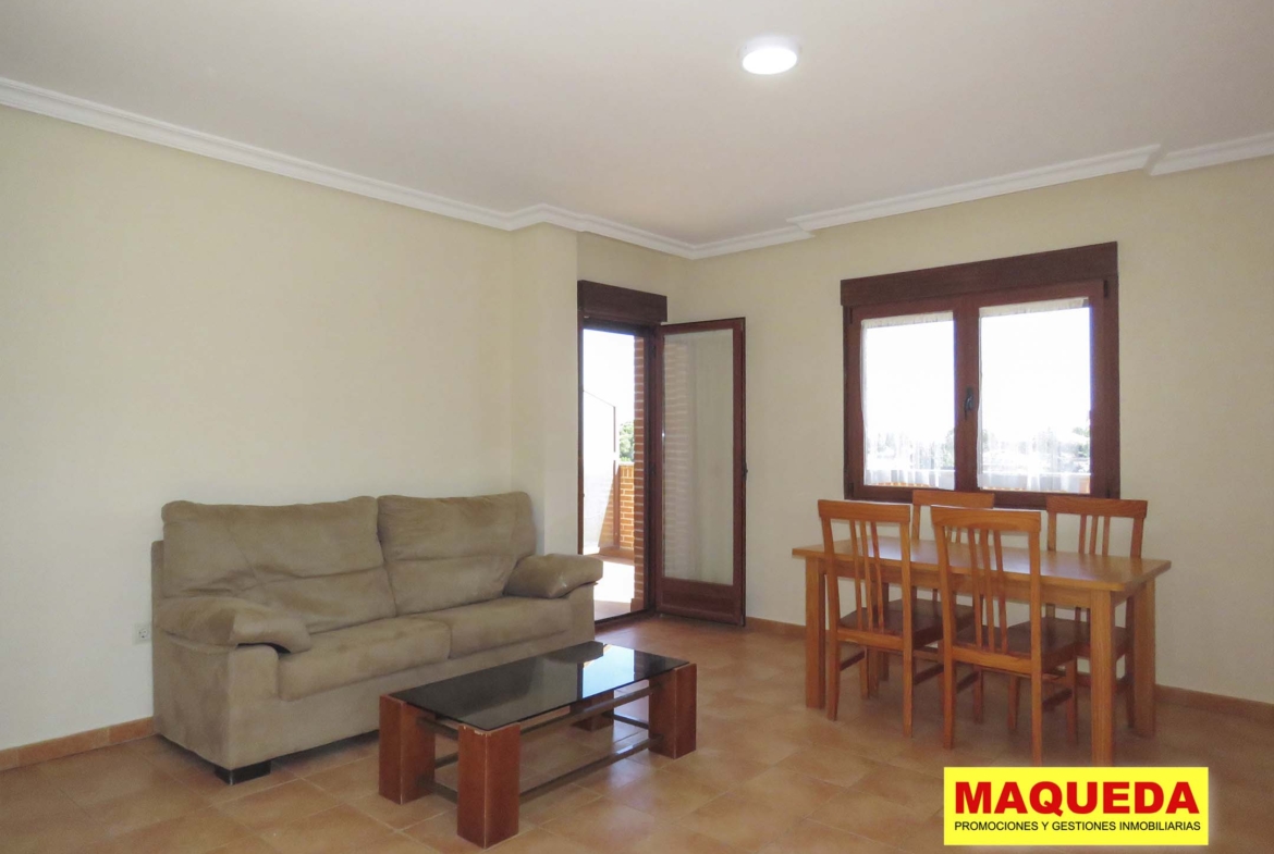 Salón semiamueblado del apartamento en alquiler en Calypo-Fado