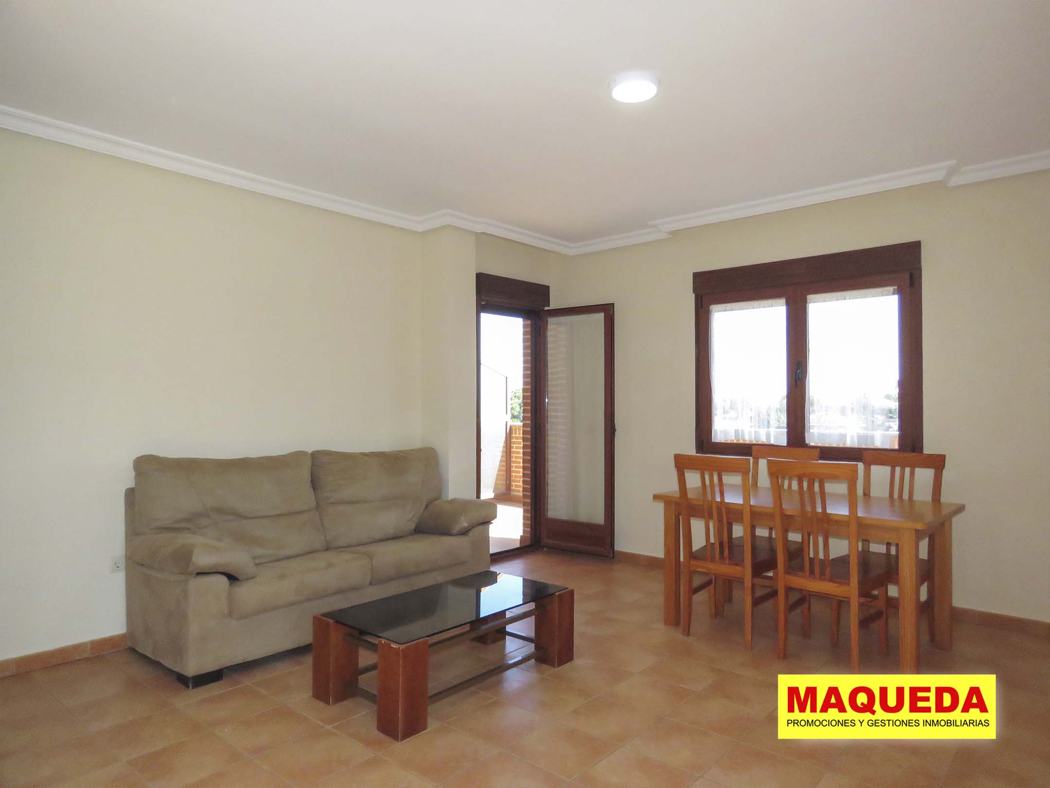 Salón semiamueblado del apartamento en alquiler en Calypo-Fado