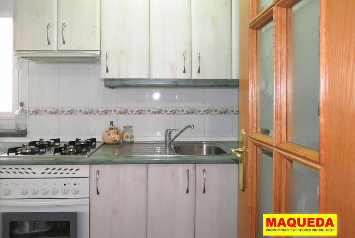 Cocina del piso en venta en zona centro de Alcorcón, junto a calle Mayor