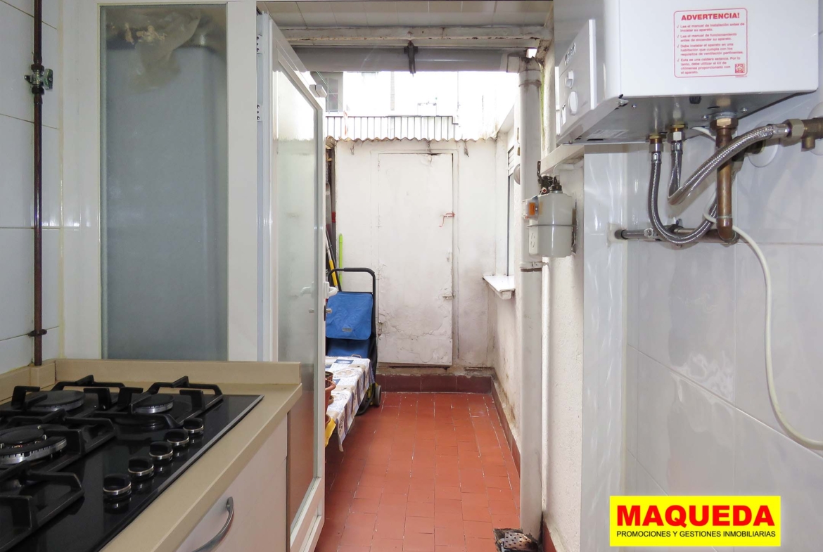Cocina con patio del piso en venta en calle Mayor Alcorcón