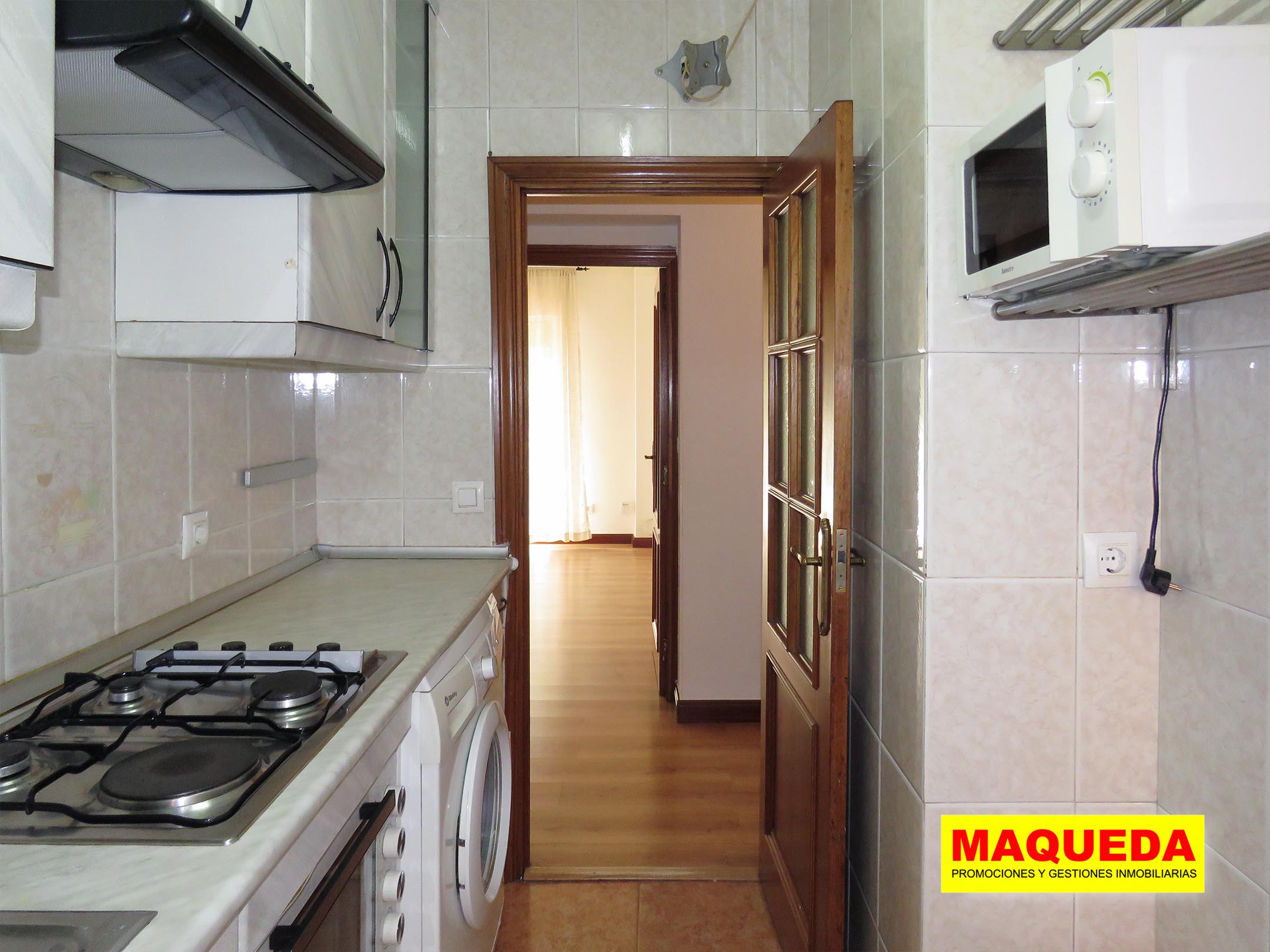 Cocina amueblada del piso en venta en Alcorcón Centro junto a calle Mayor