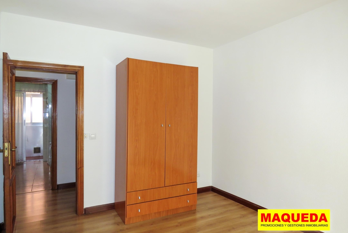Dormitorio principal del piso en venta en Alcorcón Centro junto a calle Mayor