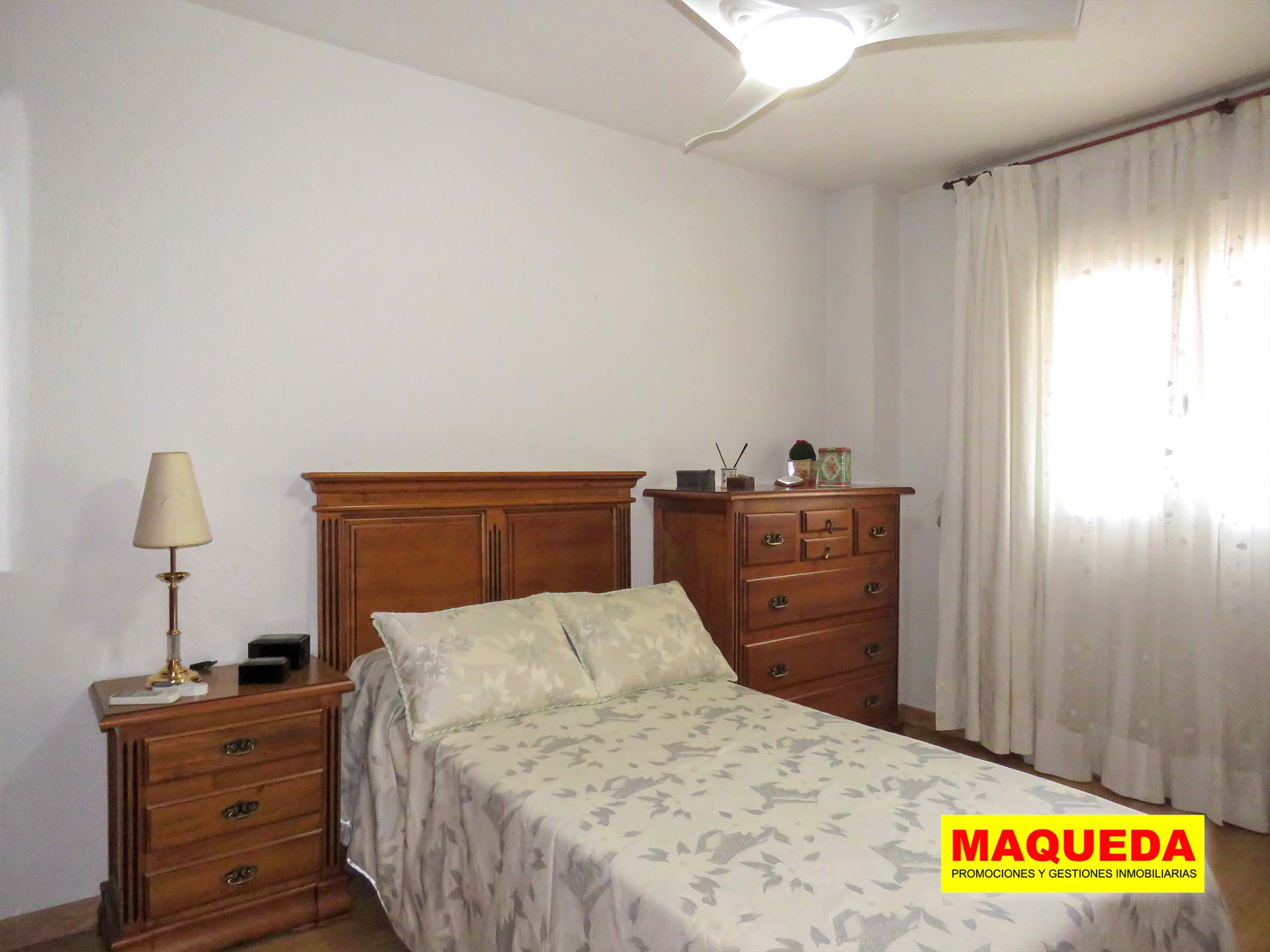 Dormitorio principal del piso en venta en calle Mayor Alcorcón