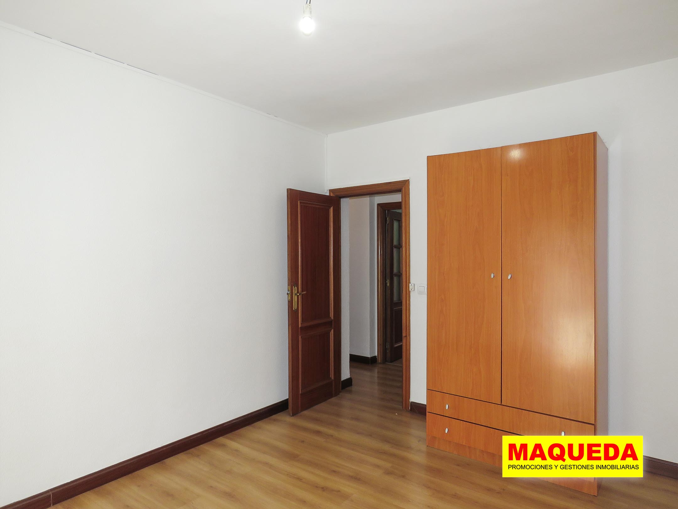 Dormitorio principal del piso en venta en el centro de Alcorcón junto a calle Mayor