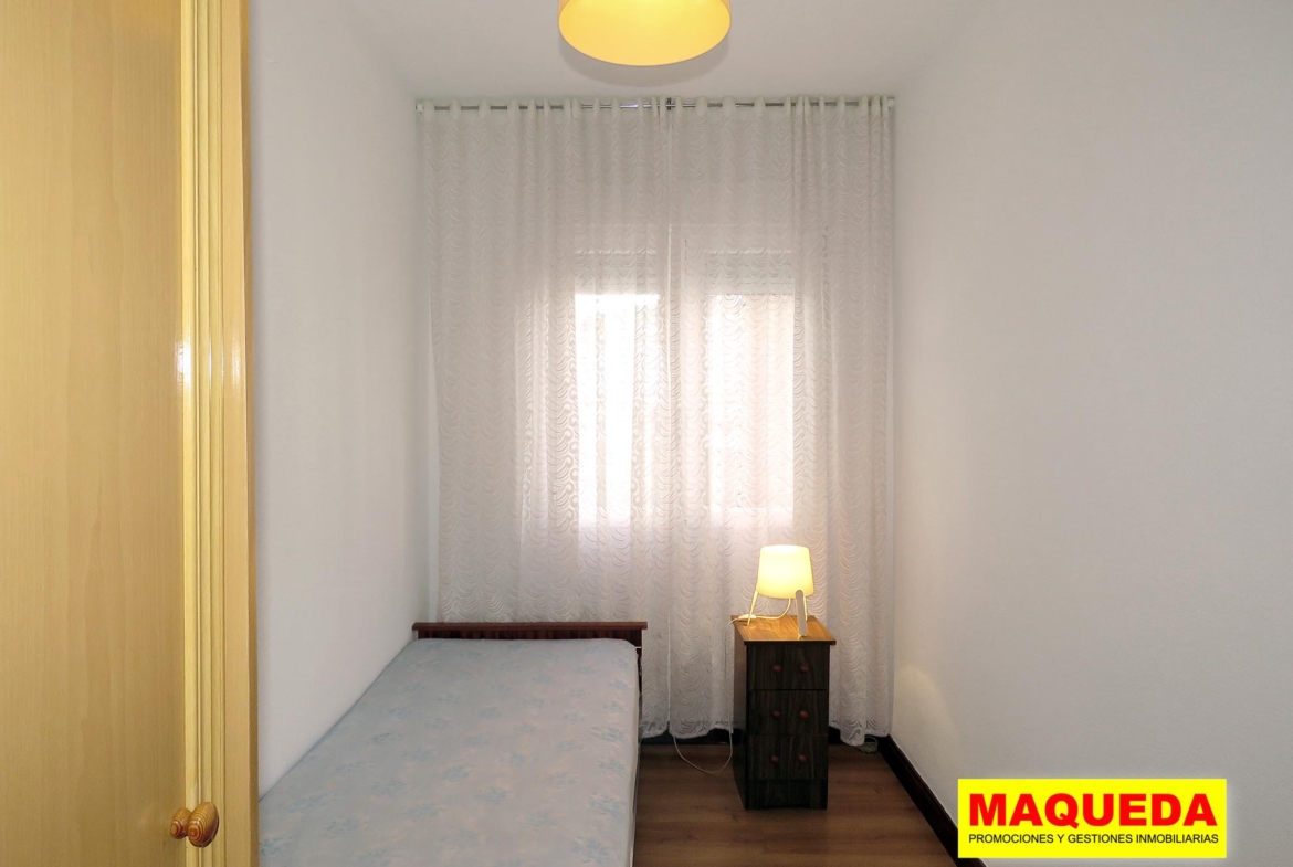 Dormitorio 2 del piso en venta en Alcorcón Centro junto a calle Mayor