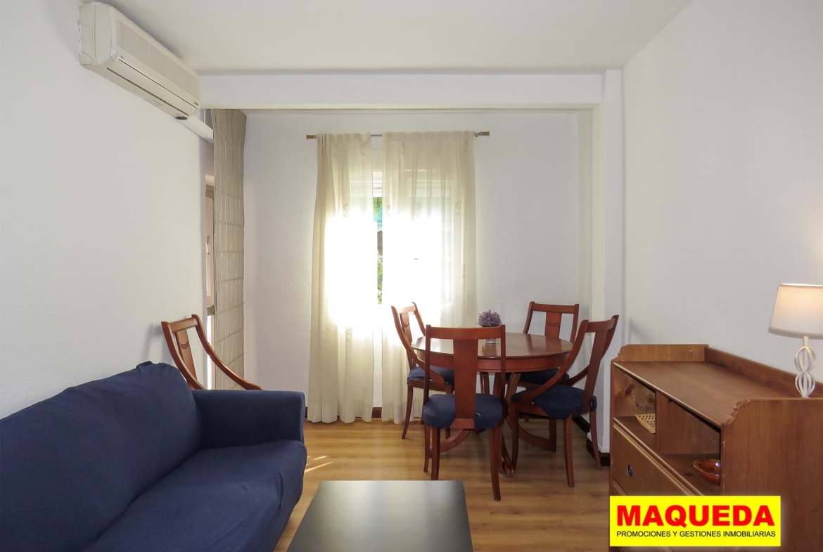 Salón del piso en venta en Alcorcón Centro junto a calle Mayor