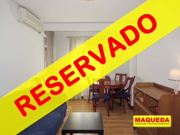 Salón del piso en venta en Alcorcón Centro junto a calle Mayor con etiqueta de RESERVADO