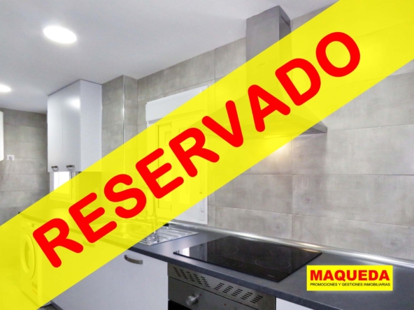Cocina reformada del piso en venta en polvoranca - Alcorcón centro con etiqueta de RESERVADO